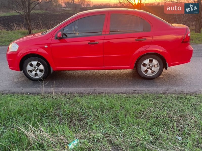 Седан Chevrolet Aveo 2006 в Днепре