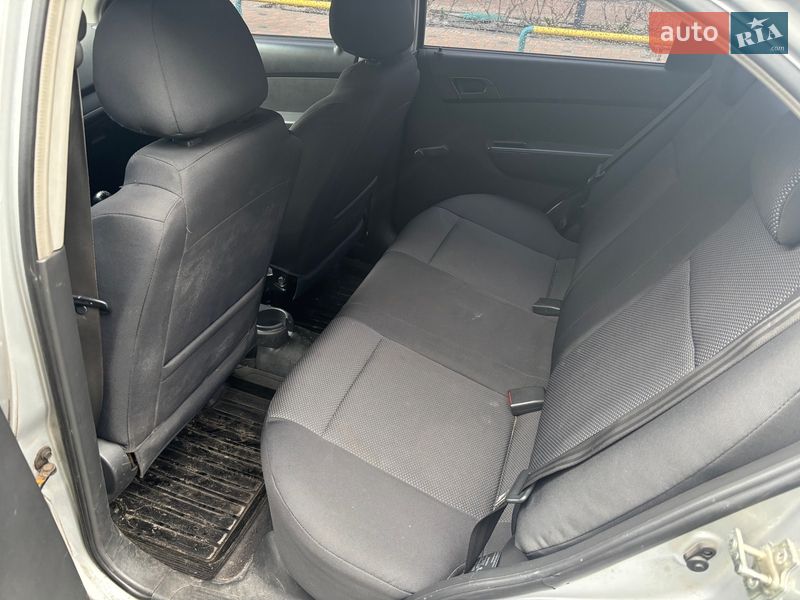 Седан Chevrolet Aveo 2011 в Києві