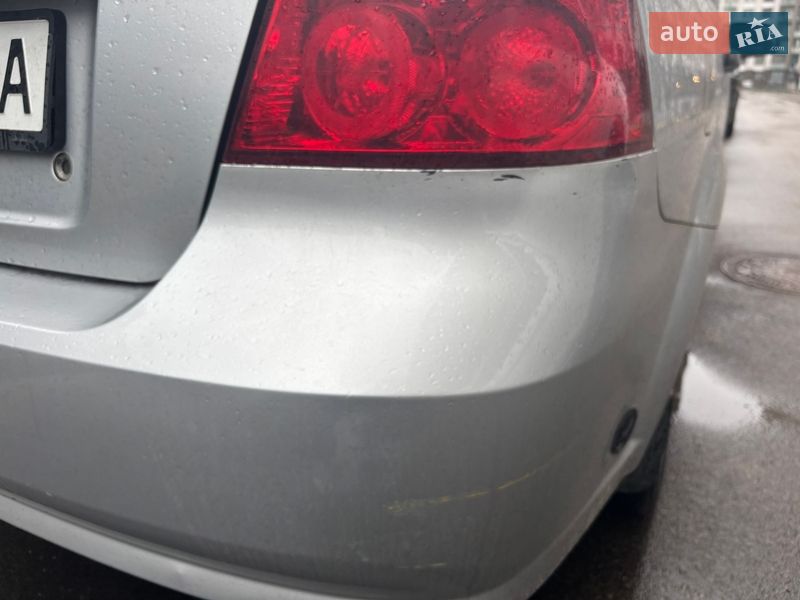 Седан Chevrolet Aveo 2011 в Києві