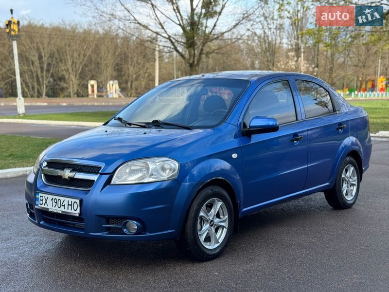 Седан Chevrolet Aveo 2008 в Ровно