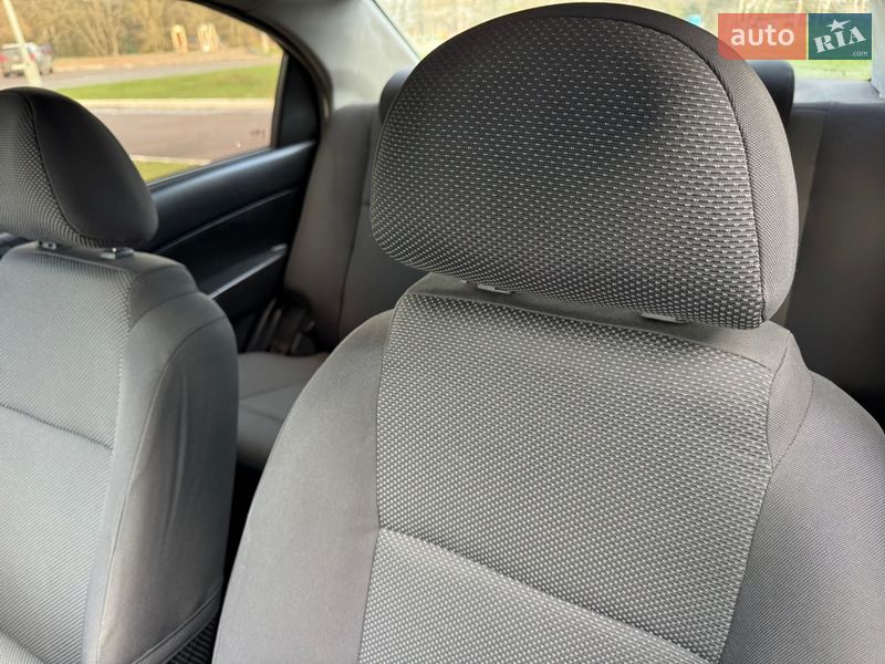 Седан Chevrolet Aveo 2008 в Ровно