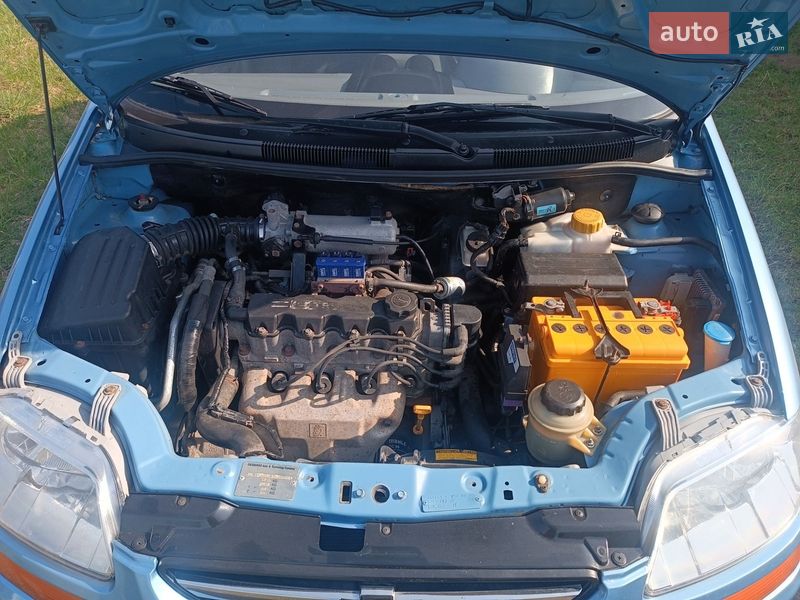 Седан Chevrolet Aveo 2005 в Чернигове