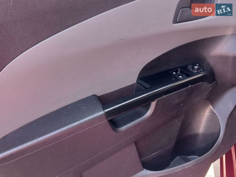 Седан Chevrolet Aveo 2013 в Кицмани