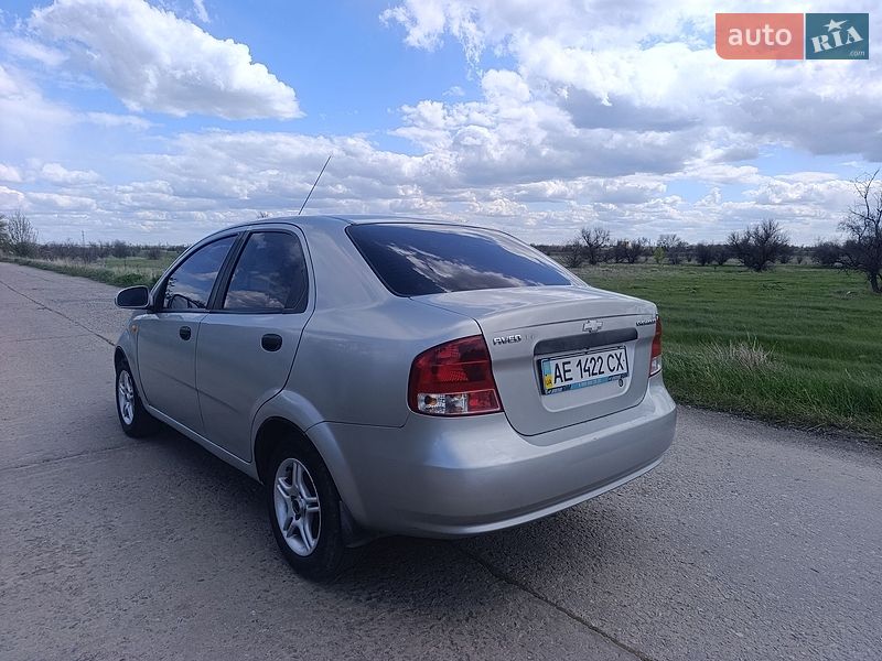 Седан Chevrolet Aveo 2005 в Новомосковске