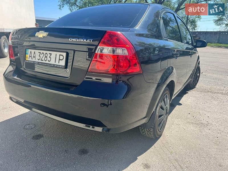 Седан Chevrolet Aveo 2010 в Києві