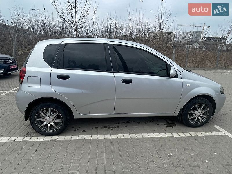 Хэтчбек Chevrolet Aveo 2007 в Дубно