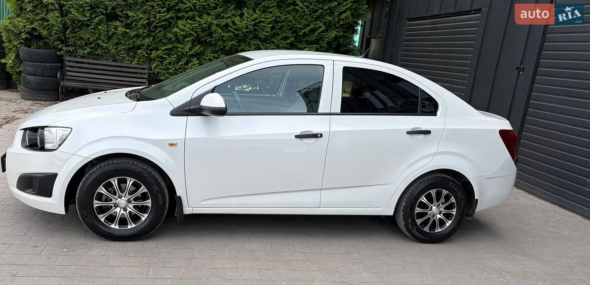2014 Chevrolet Aveo - мініатюра 2