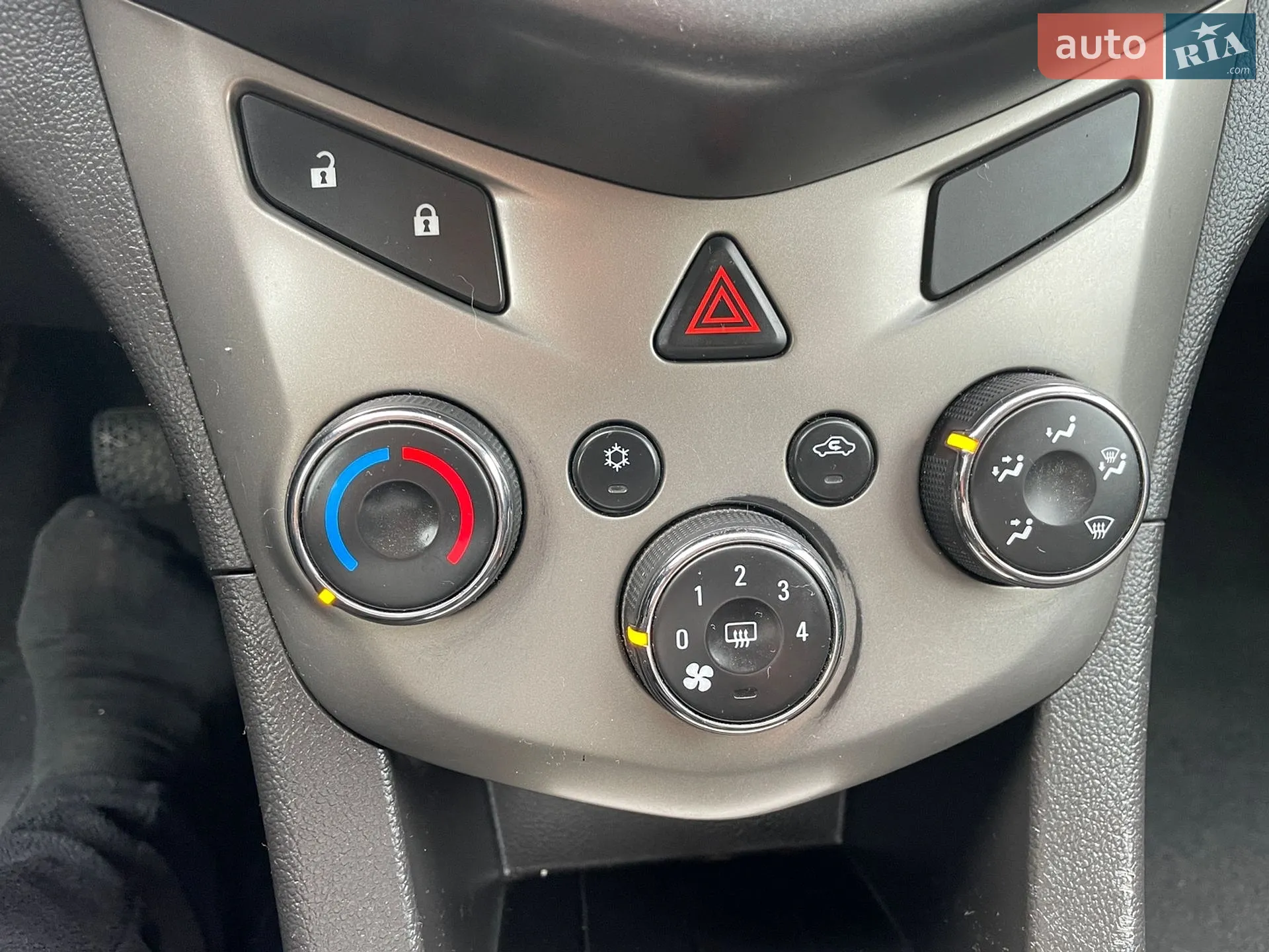 2012 Chevrolet Aveo - мініатюра 17