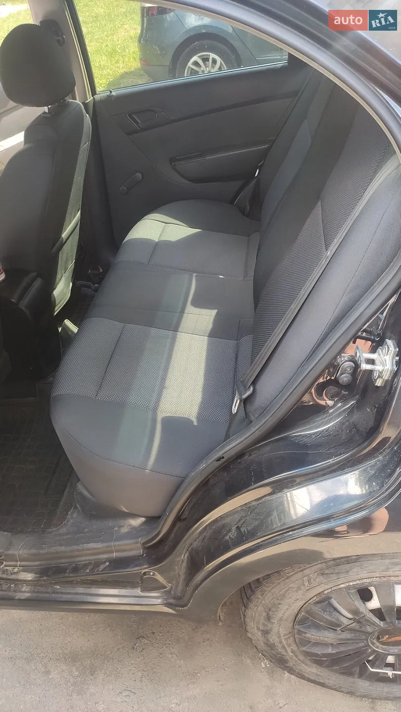 2011 Chevrolet Aveo - мініатюра 2