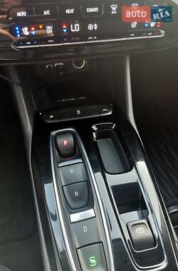 Хэтчбек Chevrolet Bolt EUV 2022 в 
