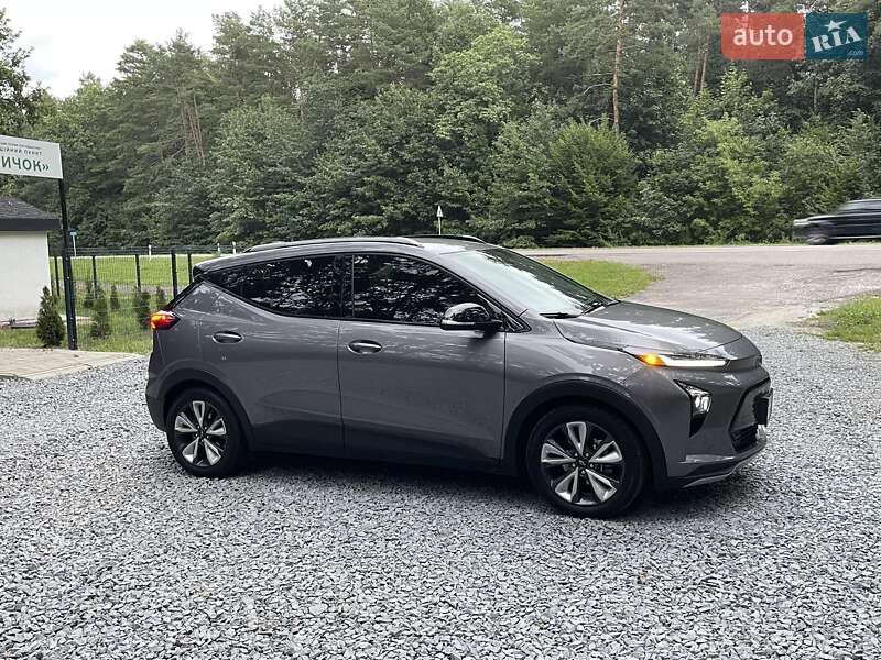 Позашляховик / Кросовер Chevrolet Bolt EUV 2022 в Радивиліві