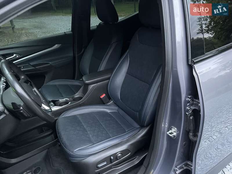 Позашляховик / Кросовер Chevrolet Bolt EUV 2022 в Радивиліві