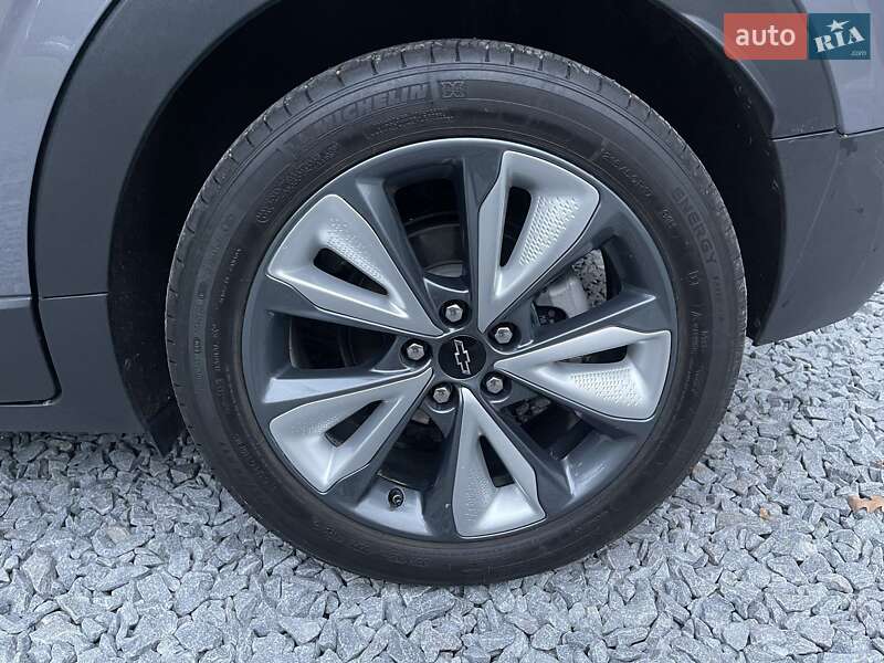 Позашляховик / Кросовер Chevrolet Bolt EUV 2022 в Радивиліві