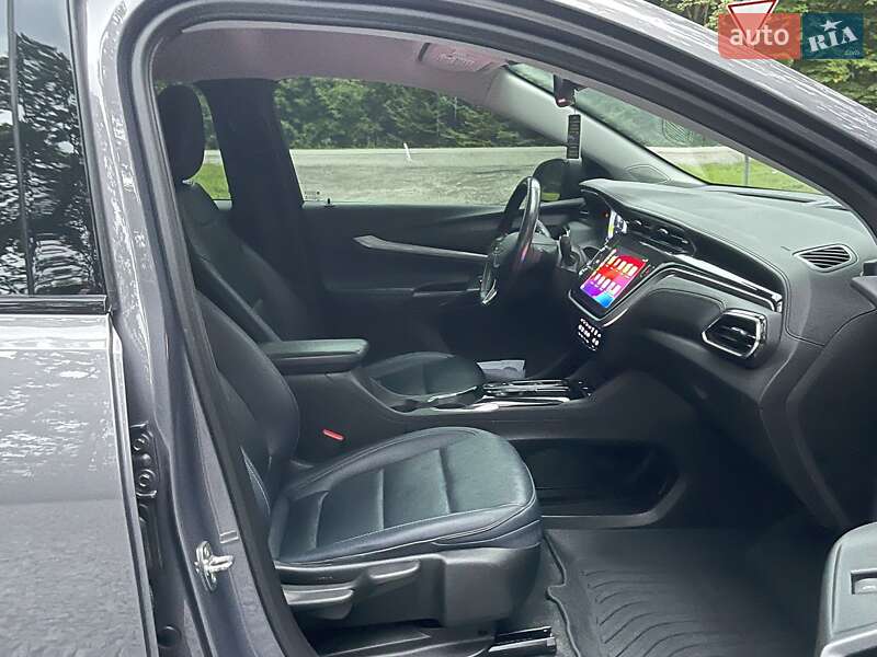 Позашляховик / Кросовер Chevrolet Bolt EUV 2022 в Радивиліві