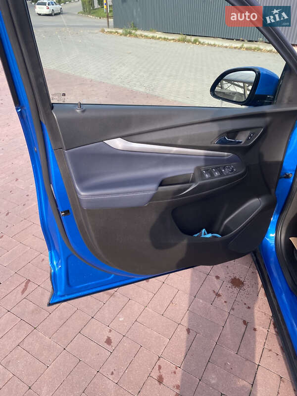 Внедорожник / Кроссовер Chevrolet Bolt EUV 2021 в Ровно