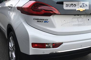 Хетчбек Chevrolet Bolt EV 2018 в 