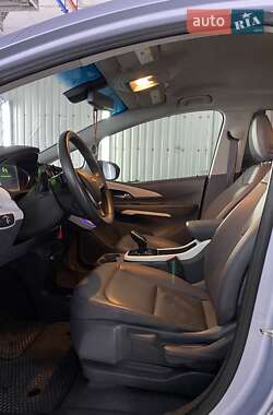 Хэтчбек Chevrolet Bolt EV 2017 в 