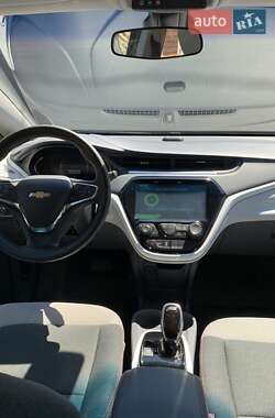 Хэтчбек Chevrolet Bolt EV 2018 в 