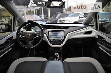 Хетчбек Chevrolet Bolt EV 2017 в 