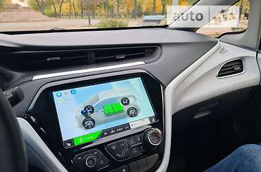Хэтчбек Chevrolet Bolt EV 2021 в 