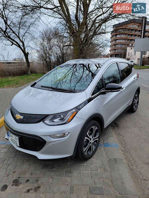 Хэтчбек Chevrolet Bolt EV 2018 в 