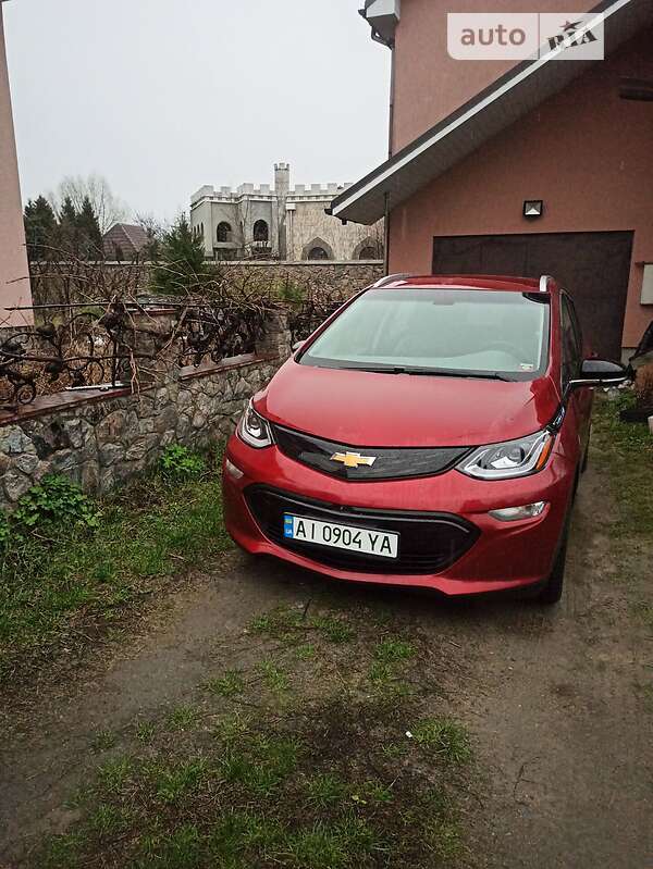 Хэтчбек Chevrolet Bolt EV 2017 в 