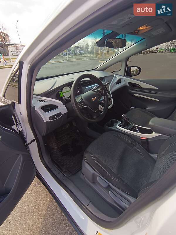Хэтчбек Chevrolet Bolt EV 2019 в Киеве