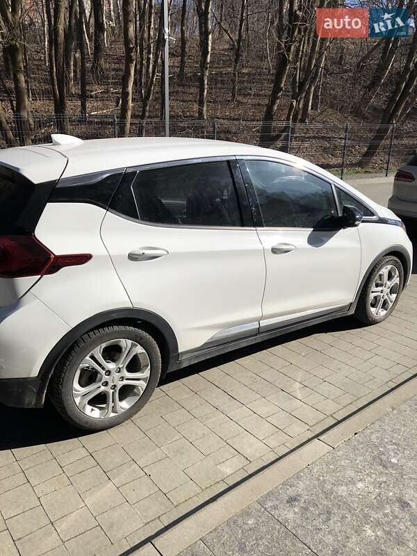 Хэтчбек Chevrolet Bolt EV 2019 в Львове фото 5 Хэтчбек Chevrolet Bolt EV 2019 в Львове
