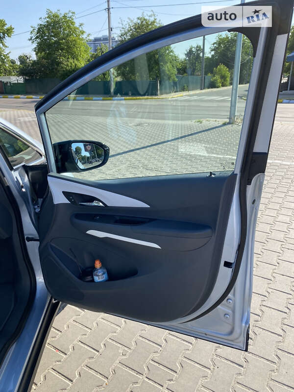Хэтчбек Chevrolet Bolt EV 2017 в Ирпене фото 16 Хэтчбек Chevrolet Bolt EV 2017 в Ирпене