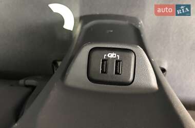 Хэтчбек Chevrolet Bolt EV 2017 в 