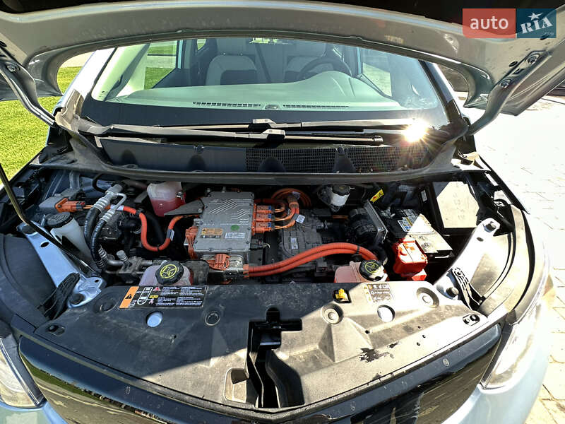 Хэтчбек Chevrolet Bolt EV 2017 в Ужгороде