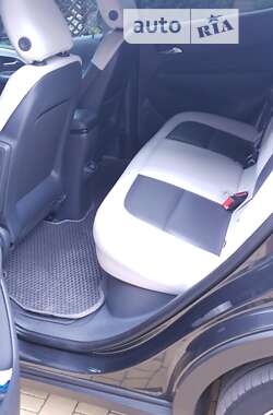 Хэтчбек Chevrolet Bolt EV 2017 в 