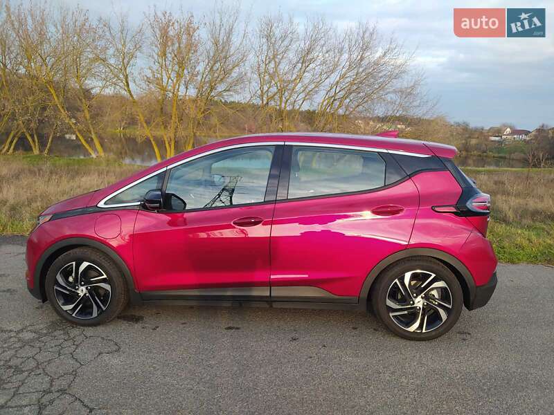 Хэтчбек Chevrolet Bolt EV 2022 в Киеве