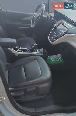 Хэтчбек Chevrolet Bolt EV 2017 в 