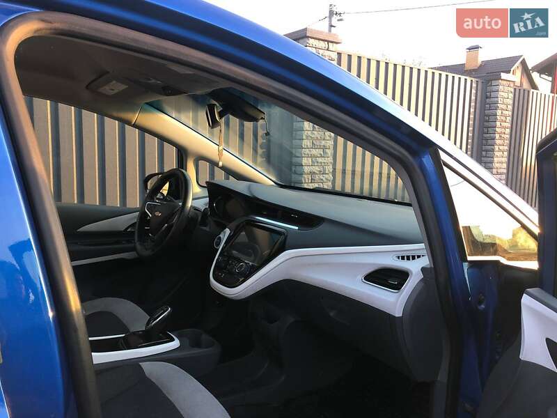 Хетчбек Chevrolet Bolt EV 2017 в Києві фото 15 Хетчбек Chevrolet Bolt EV 2017 в Києві