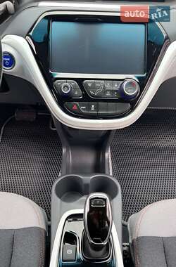 Хэтчбек Chevrolet Bolt EV 2018 в 