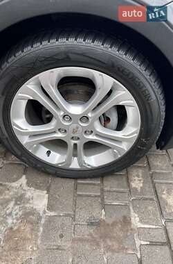 Хэтчбек Chevrolet Bolt EV 2018 в 
