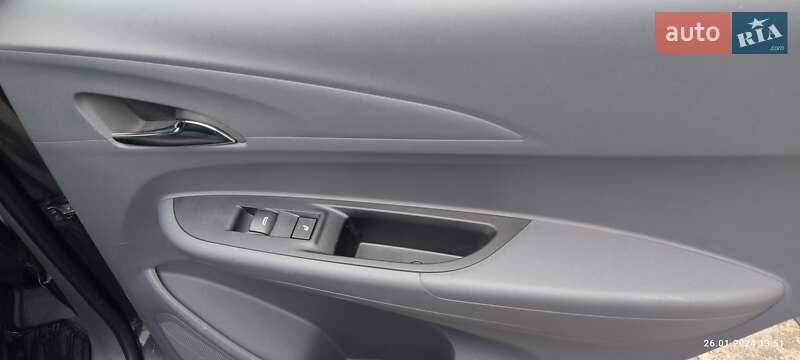 Хэтчбек Chevrolet Bolt EV 2019 в Киеве