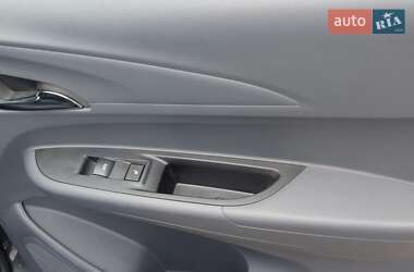 Хэтчбек Chevrolet Bolt EV 2019 в 