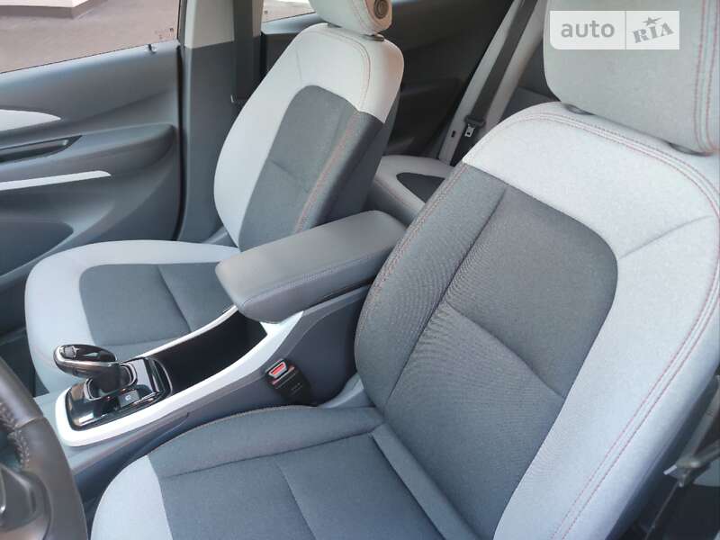 Хэтчбек Chevrolet Bolt EV 2020 в Днепре