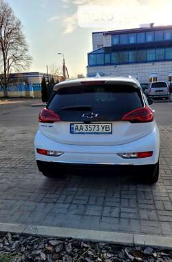 Хэтчбек Chevrolet Bolt EV 2017 в 