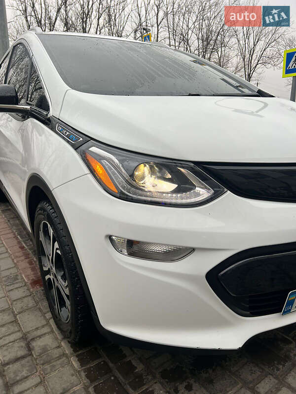 Хэтчбек Chevrolet Bolt EV 2016 в Виннице фото 4 Хэтчбек Chevrolet Bolt EV 2016 в Виннице