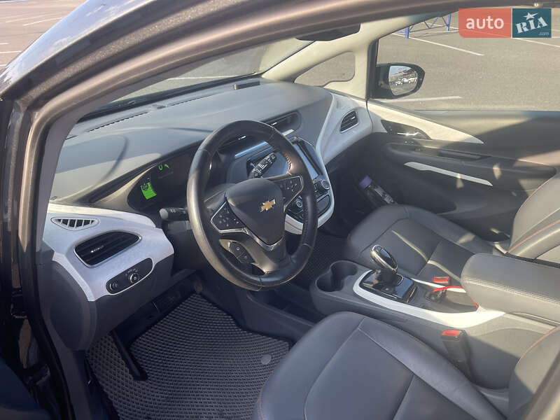 Хэтчбек Chevrolet Bolt EV 2018 в Киеве фото 27 Хэтчбек Chevrolet Bolt EV 2018 в Киеве