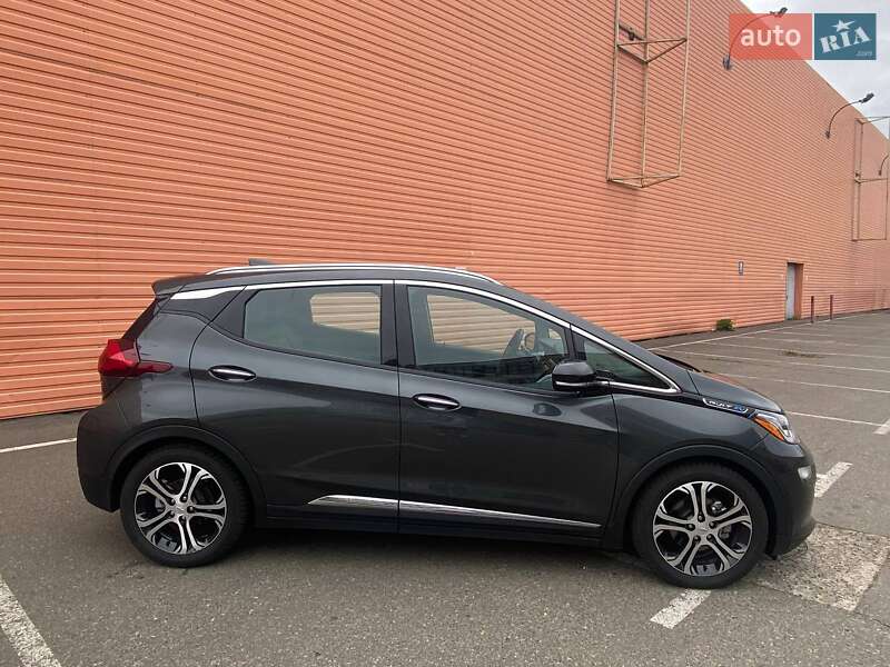 Хэтчбек Chevrolet Bolt EV 2021 в Киеве