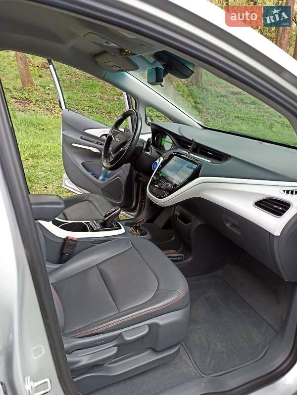 Хэтчбек Chevrolet Bolt EV 2017 в Сквире
