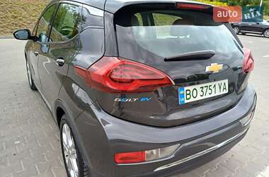 Хэтчбек Chevrolet Bolt EV 2017 в 