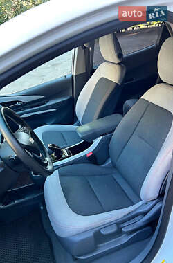 Хэтчбек Chevrolet Bolt EV 2017 в 