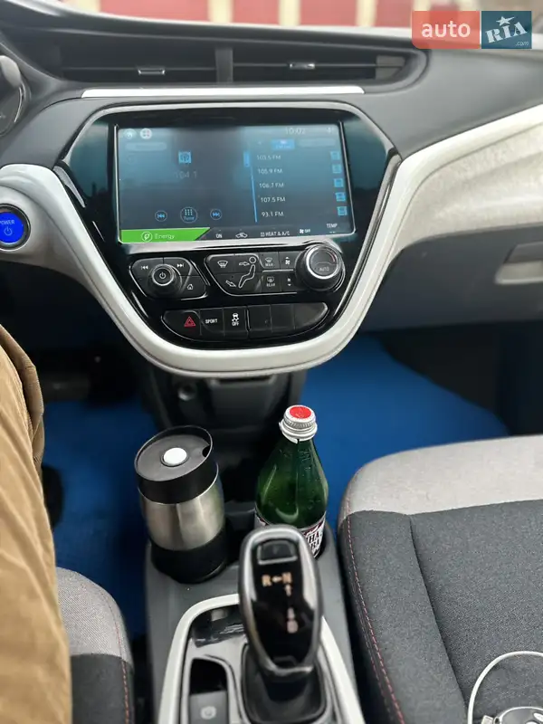 Хетчбек Chevrolet Bolt EV 2017 в 