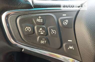 Хэтчбек Chevrolet Bolt EV 2019 в 