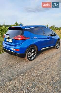 Хэтчбек Chevrolet Bolt EV 2017 в 